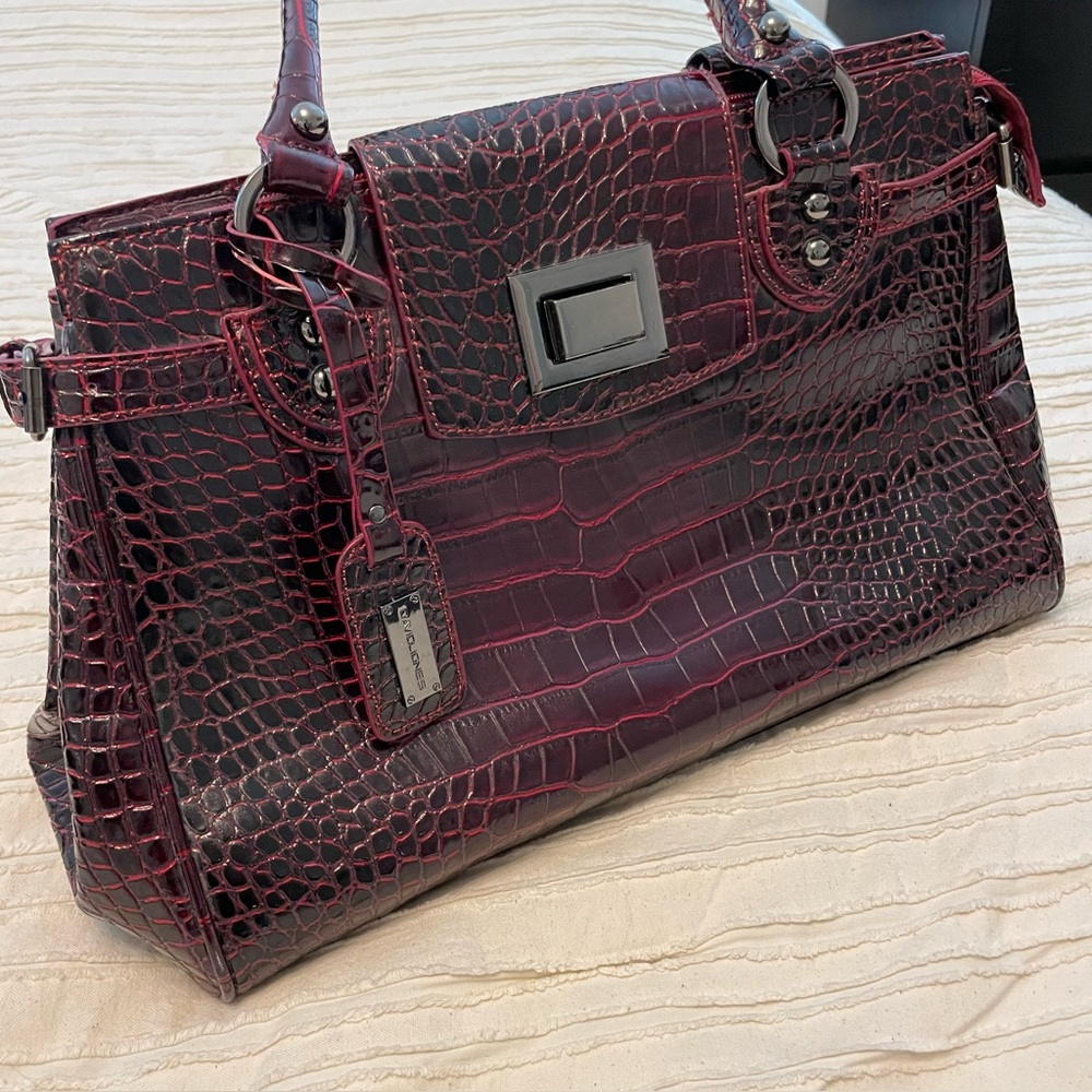 David Jones handbag. EUC. Clean/well taken care of. Red/burgandy.